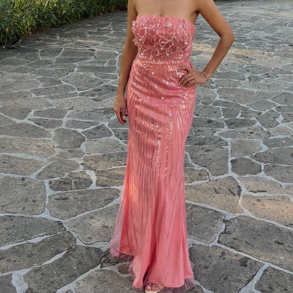 Elegant Pink Strapless Evening Gown - Picture 1 of 2